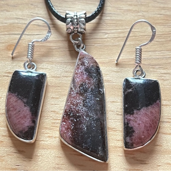 New Pink Rhodonite Stone Silver Overlay Pendant Earrings Necklace Set w Cord - Picture 7 of 8